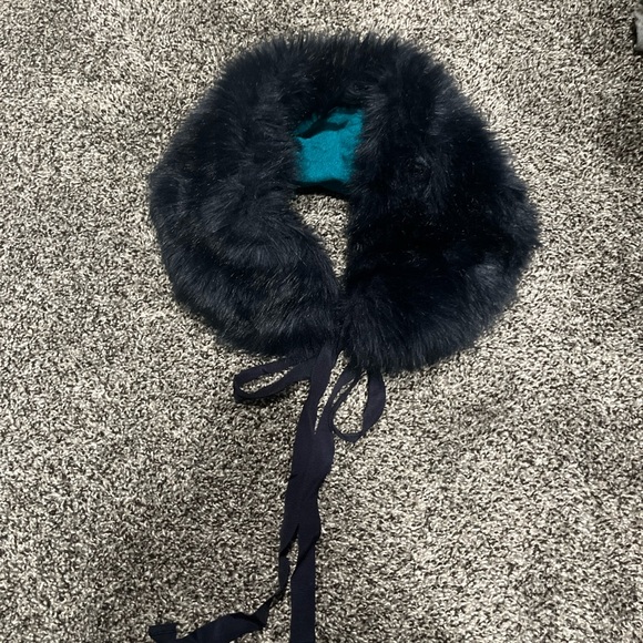 Fur collar with ribbon tie - Picture 6 of 6